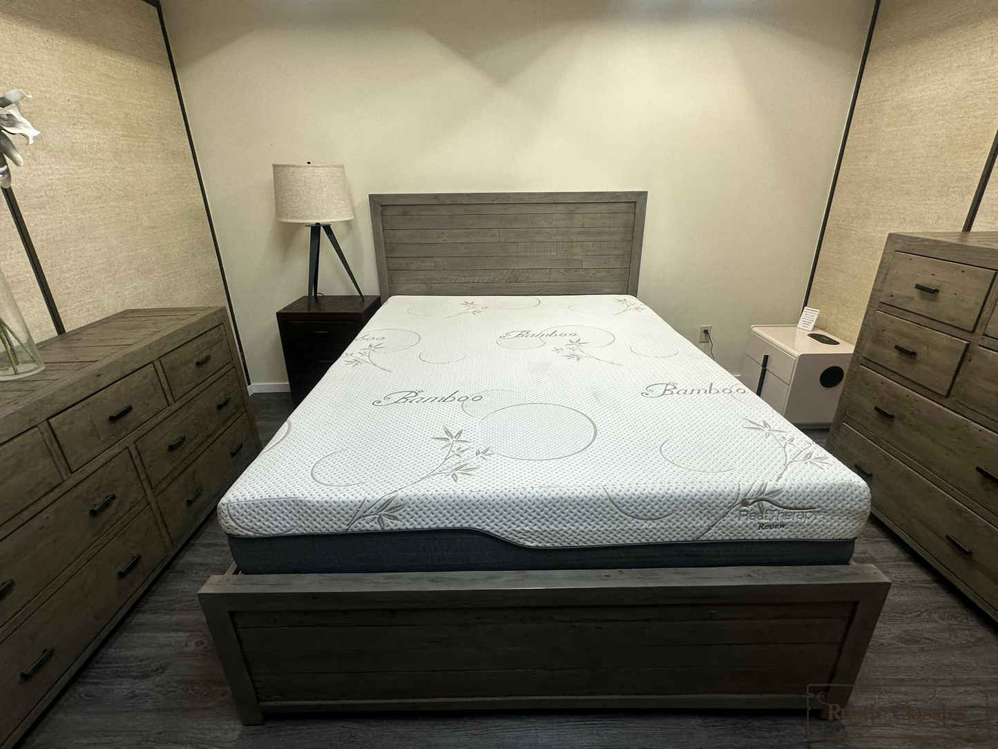 Lit plateforme en bois récupéré Whistler avec 4 tiroirs de rangement en gris - Disponible en 2 tailles